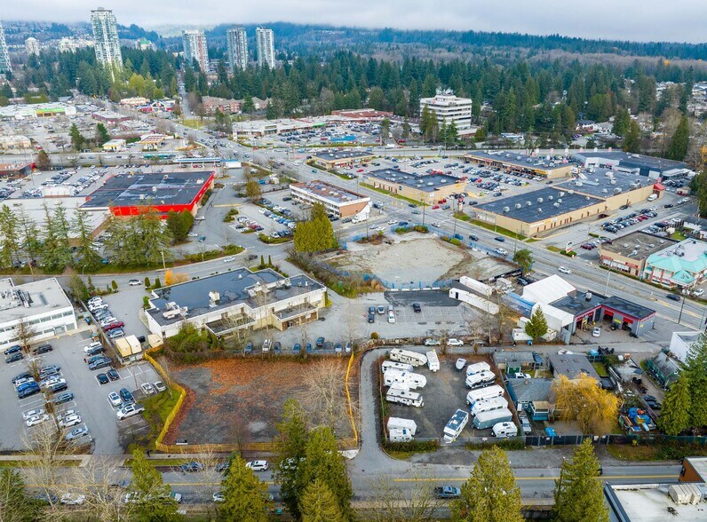3021-3033 Gordon Ave, Coquitlam, BC à louer - Photo du bâtiment - Image 2 de 4