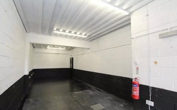 Station Ln, Chesterfield for lease Interior Photo- Image 2 of 10