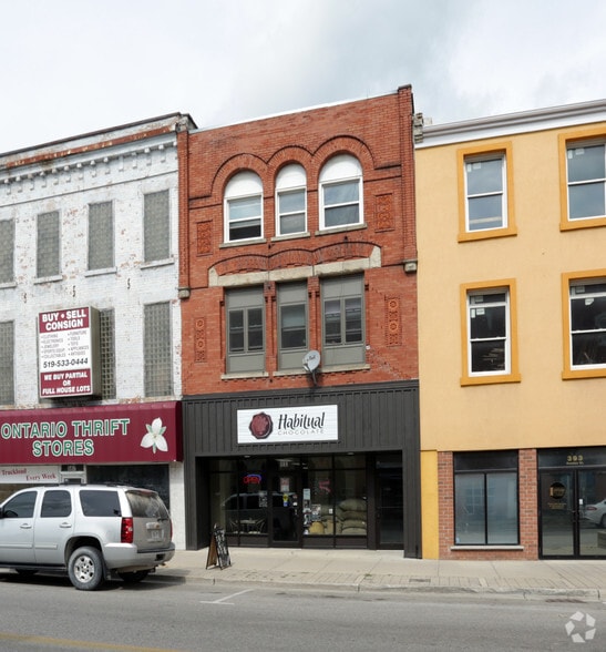 389 Dundas St, Woodstock, ON for sale - Primary Photo - Image 1 of 2