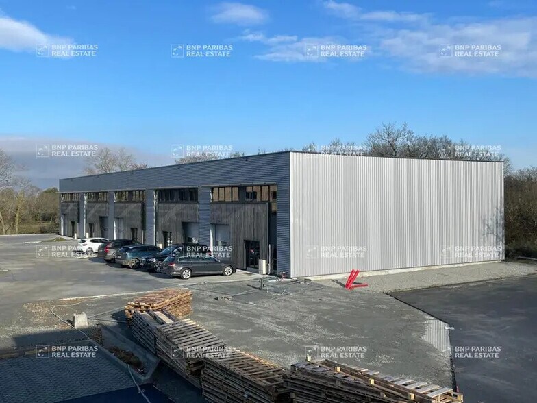 Flex in Treillières for sale - Building Photo - Image 2 of 16