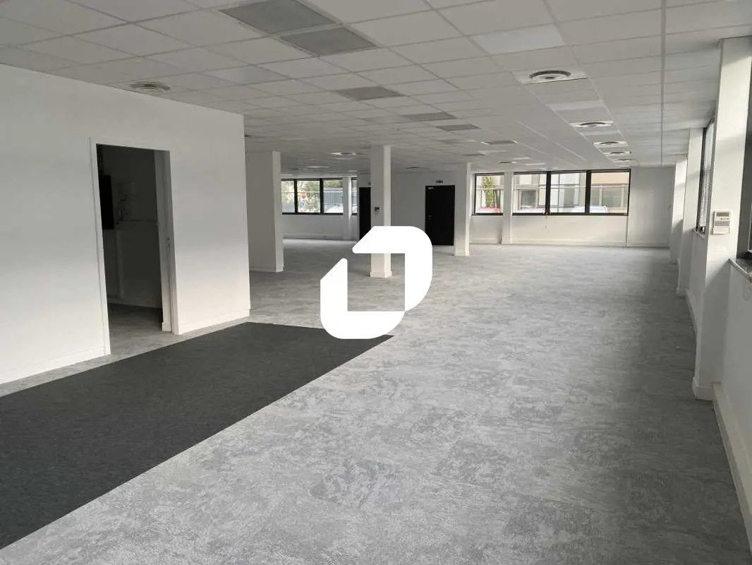 Office in Pessac for lease Building Photo- Image 1 of 10