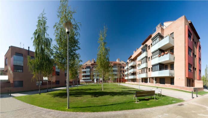 Immeuble residentiel dans Vic, Barcelona à vendre - Photo du bâtiment - Image 2 de 13