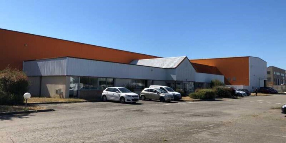 Flex dans Tournefeuille à louer - Photo du bâtiment - Image 2 de 13