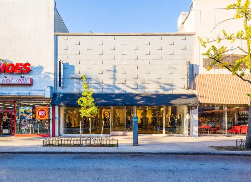 5723 Myrtle Ave, Ridgewood, NY for lease - Building Photo - Image 1 of 6