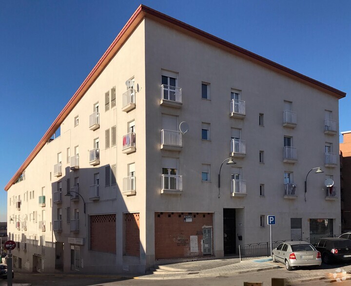 Calle Santa Teresa, 3, Arganda del Rey, Madrid for lease - Primary Photo - Image 1 of 2