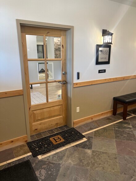 1268 W South Jordan Pky, South Jordan, UT à louer - Photo du bâtiment - Image 3 de 14