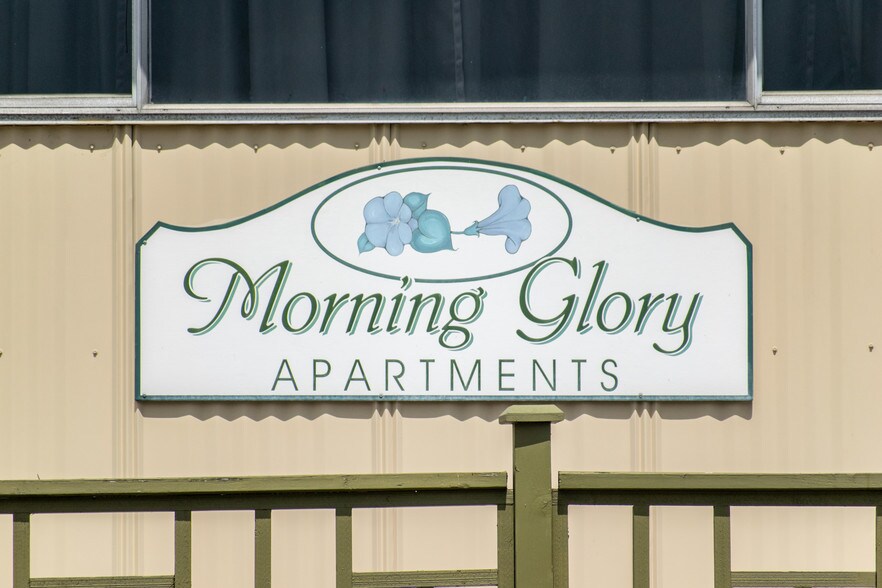 527 E 1st St, Port Angeles, WA à vendre - Photo du bâtiment - Image 3 de 23