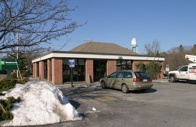 Plus de détails pour 1708 Falmouth Rd, Centerville, MA - Commerce de détail à louer