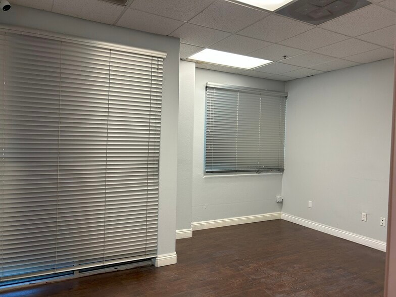 1450-1458 W Holt Ave, Pomona, CA for lease - Building Photo - Image 3 of 11
