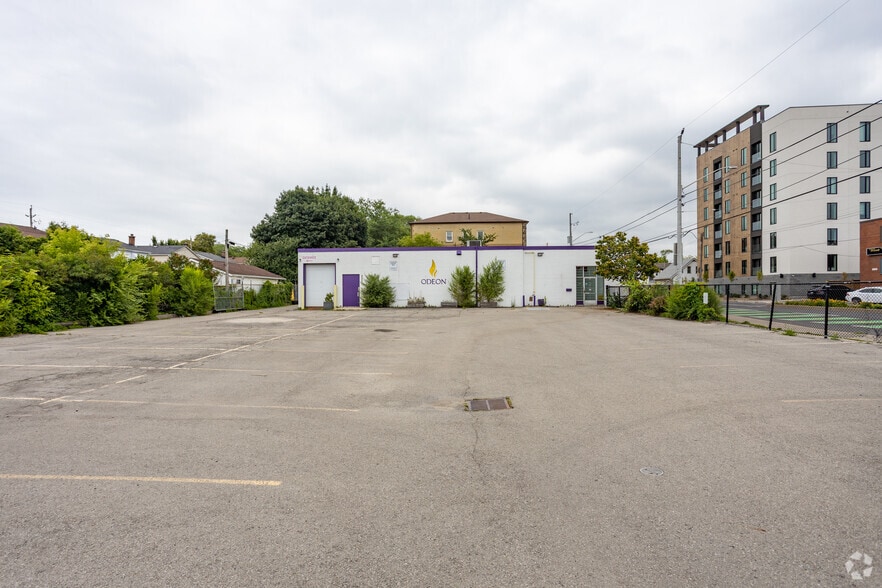 810 King St W, Hamilton, ON à louer - Photo principale - Image 1 de 1
