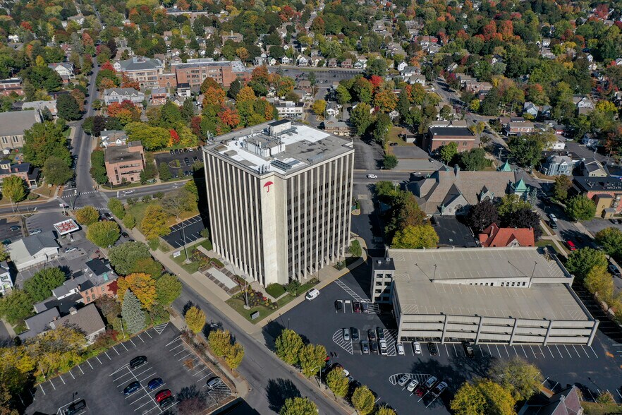 333 Glen St, Glens Falls, NY à louer - Photo du bâtiment - Image 2 de 22
