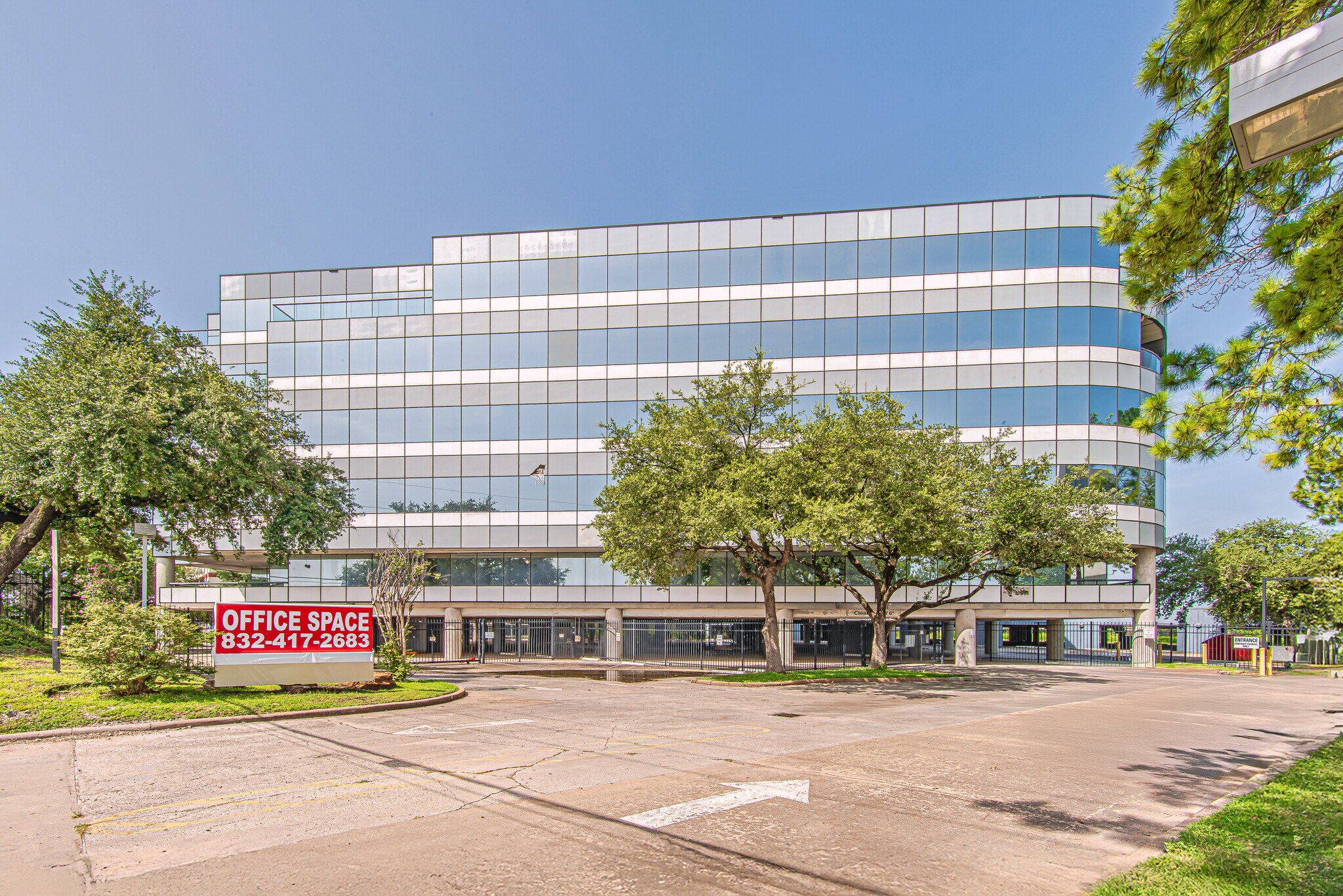 12707 North Fwy, Houston, TX à louer Photo du bâtiment- Image 1 de 8