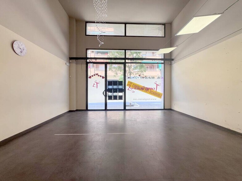 Retail in Granollers, Barcelona for lease - Interior Photo - Image 2 of 3