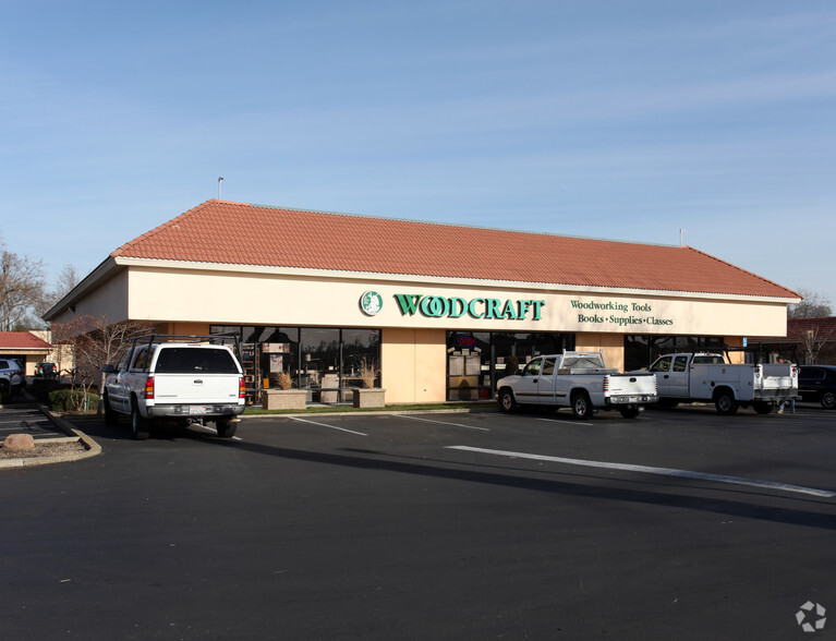 9527-9529 Folsom Blvd, Sacramento, CA for lease - Primary Photo - Image 3 of 6