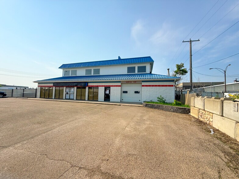 4415 76th Ave NW, Edmonton, AB for lease - Building Photo - Image 2 of 6
