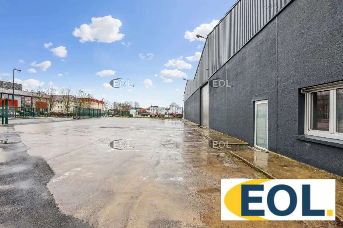 Flex dans Le Mesnil-Amelot à louer Photo du bâtiment- Image 1 de 11