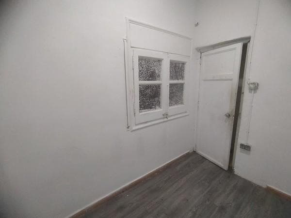 Barcelona, BAR 08024 - - - Interior Photo - Image 1 of 10