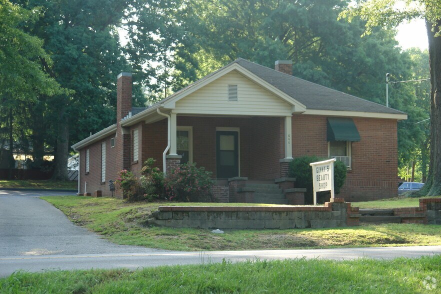606 S Chestnut St, Gastonia, NC à vendre - Photo du bâtiment - Image 2 de 5