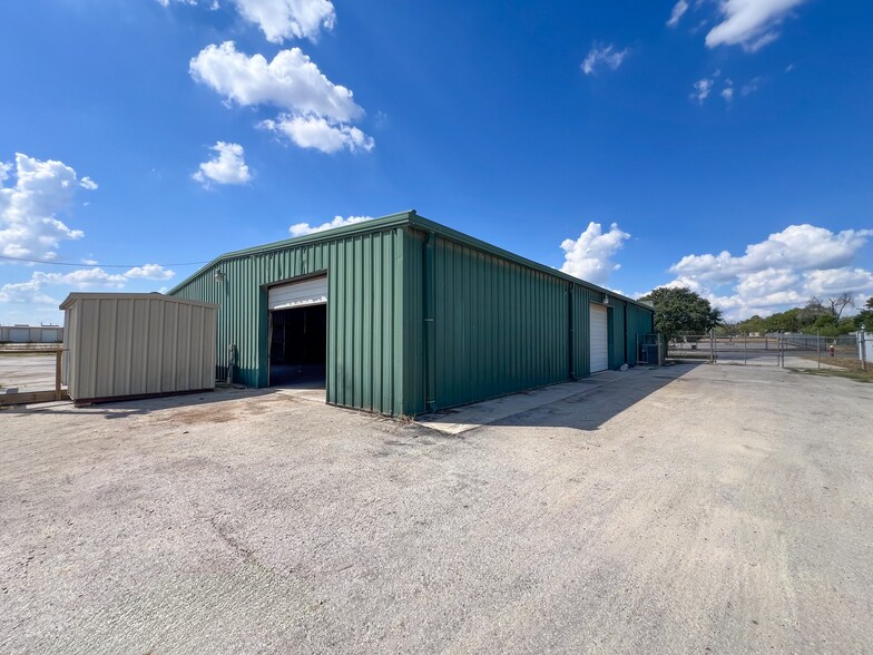 132 Nell Deane Blvd, Schertz, TX à louer - Photo du bâtiment - Image 3 de 21