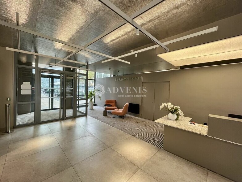 205 Avenue Georges Clemenceau, Nanterre à louer - Hall d’entrée - Image 2 de 8