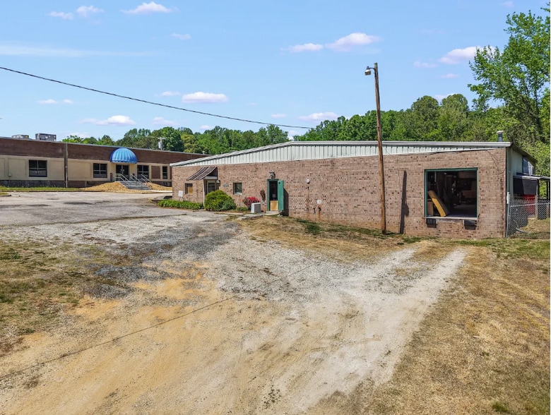 1200 Hickory Chapel Rd, High Point, NC for sale - Building Photo - Image 1 of 6