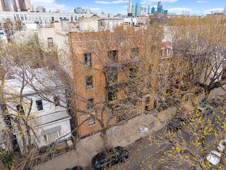 93-95 India St, Brooklyn, NY à vendre - Photo du bâtiment - Image 2 de 15