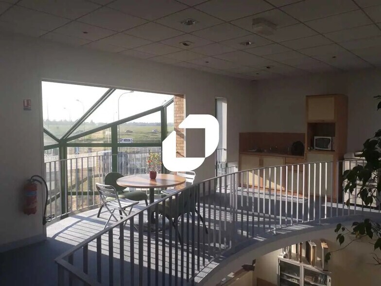 Office in Gometz-le-Châtel for lease - Interior Photo - Image 2 of 8