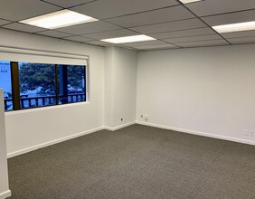 335-369 Beach Rd, Burlingame, CA for lease Interior Photo- Image 1 of 4