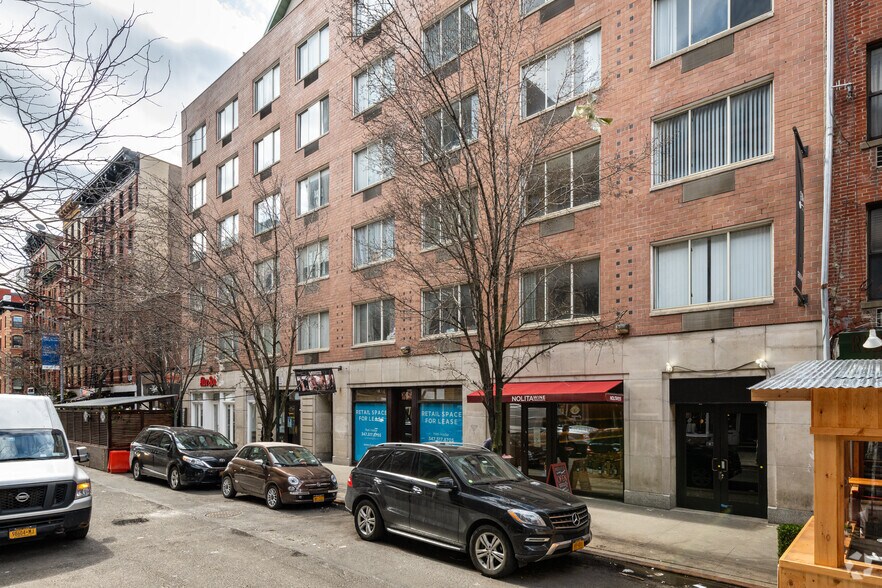 227 Mulberry St, New York, NY à louer - Photo du bâtiment - Image 3 de 6
