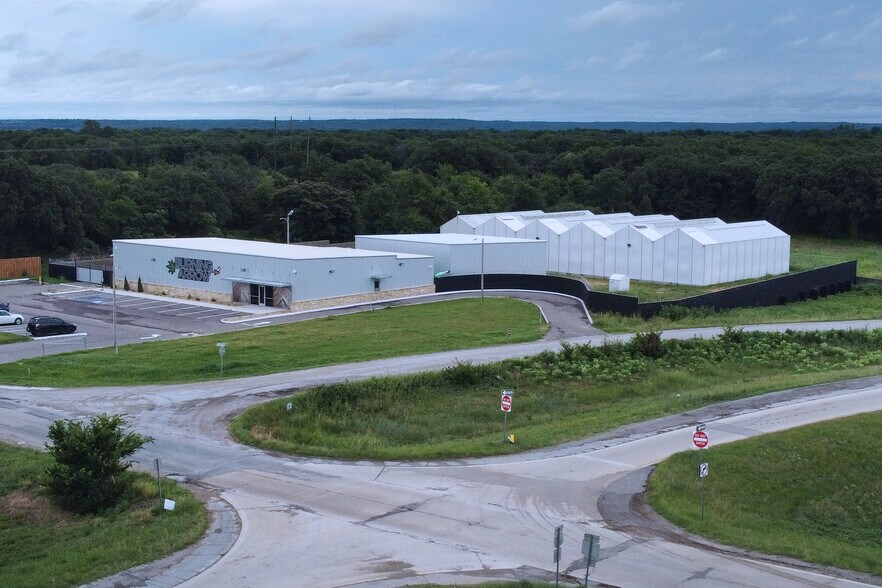 11315 Hide-A-Way Ln, Thackerville, OK à vendre - Photo du bâtiment - Image 2 de 49