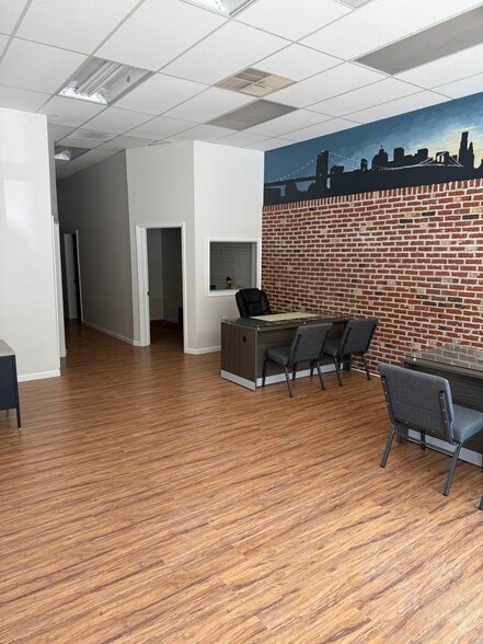 475 Spotswood Englishtown Rd, Monroe Township, NJ à louer - Photo intérieure - Image 2 de 10