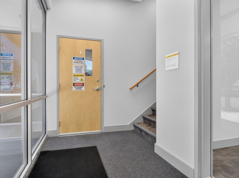 1153 N 1430 W, Orem, UT à louer - Hall d’entrée - Image 3 de 20