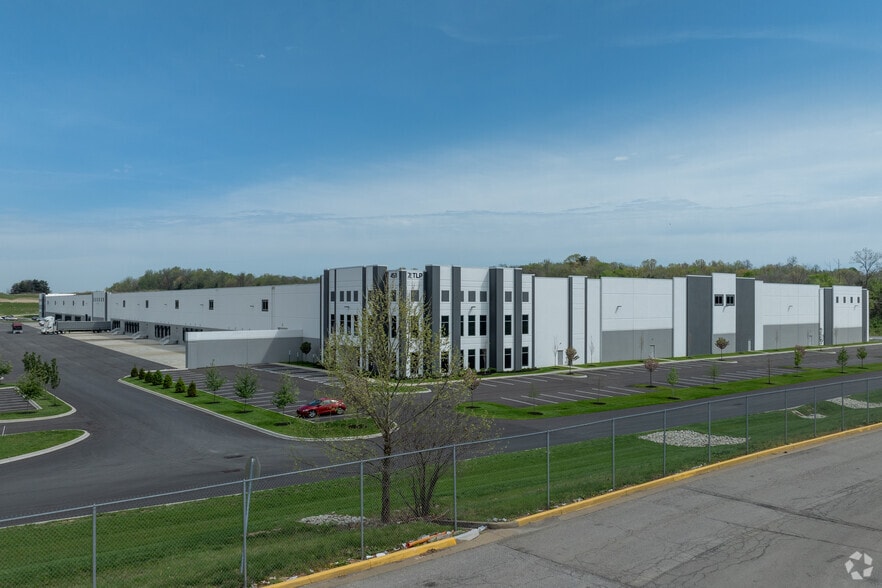 458 Pope Farm Blvd, Shepherdsville, KY for lease - Primary Photo - Image 1 of 22