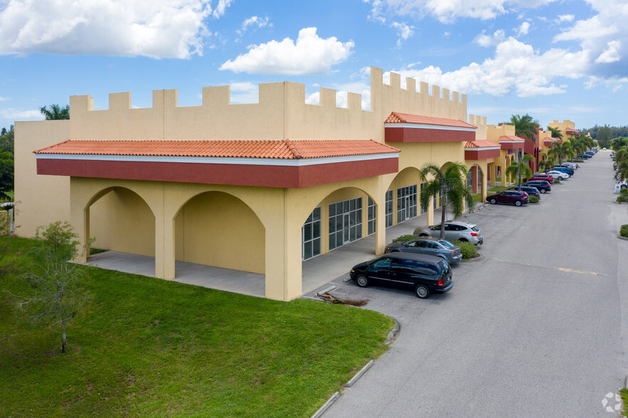 1242 Pine Island Rd, Cape Coral, FL for sale - Primary Photo - Image 1 of 1