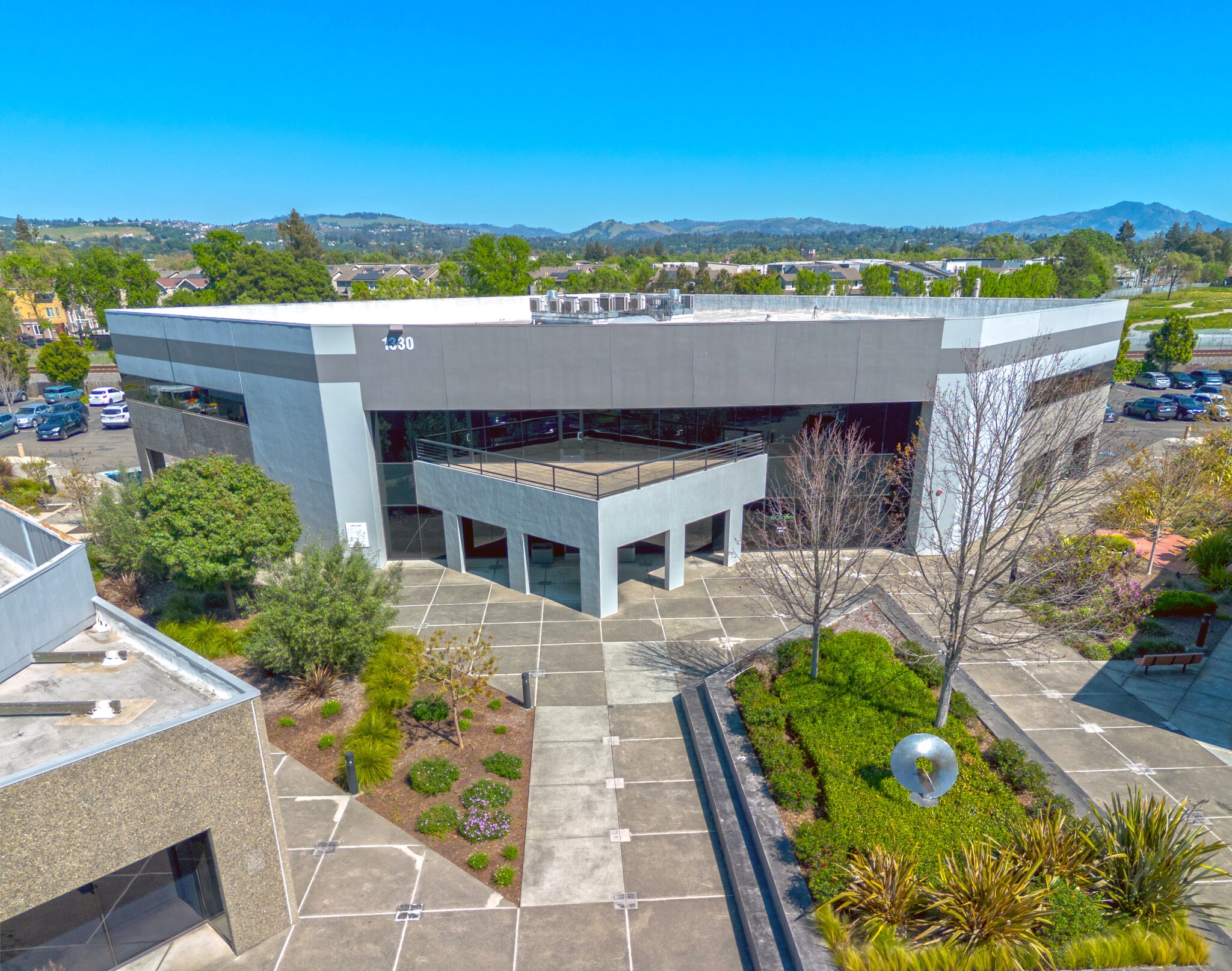 1330 N Dutton Ave, Santa Rosa, CA for lease Primary Photo- Image 1 of 3