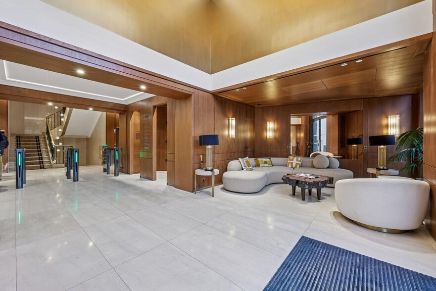 36-42 Avenue Raymond Poincaré, Paris for lease - Building Photo - Image 3 of 17