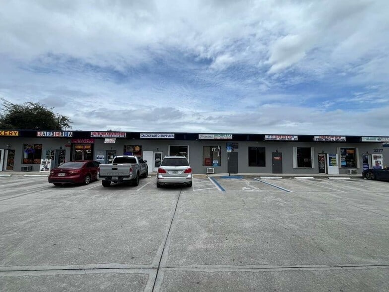 3273-3289 Lake Worth Rd, Palm Springs, FL for lease - Building Photo - Image 3 of 14