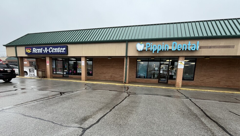 1835-1944 Bluffton Rd, Fort Wayne, IN à louer - Photo du bâtiment - Image 3 de 4