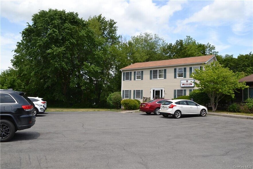 2288 State Route 208, Montgomery, NY à vendre - Photo du bâtiment - Image 2 de 34