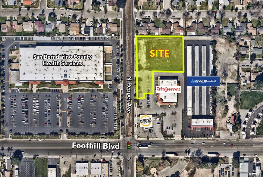 924 E Foothill Blvd, Rialto, CA à vendre - Aérien - Image 2 de 2