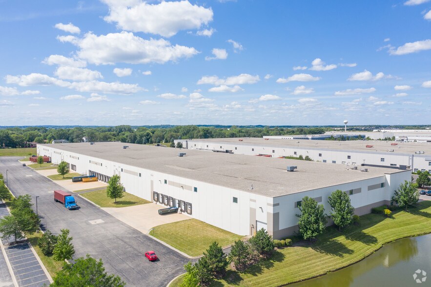 2300-2380 Galvin Dr, Elgin, IL à louer - Photo du bâtiment - Image 2 de 8