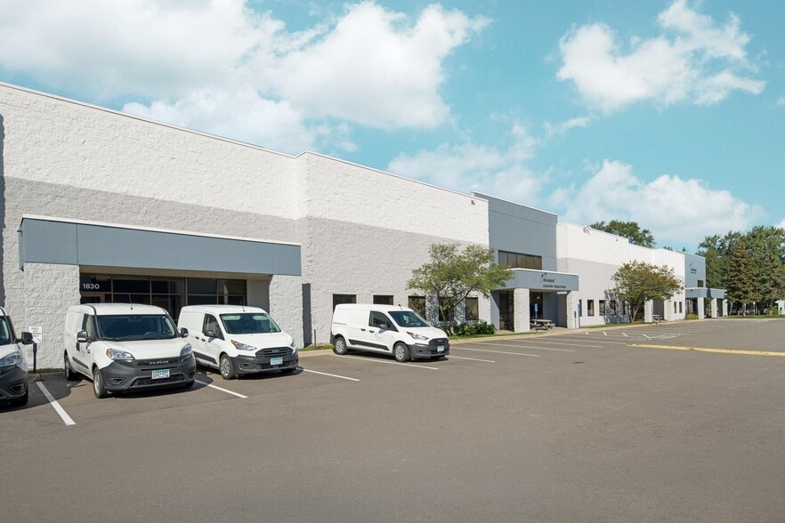 1800-1860 Elm St SE, Minneapolis, MN for lease - Building Photo - Image 3 of 8