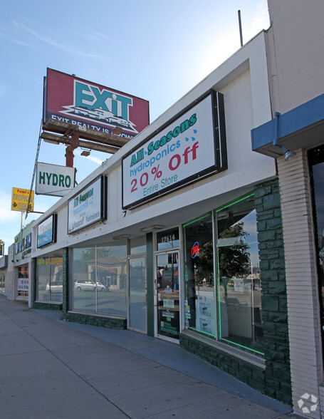 17610-17614 Chatsworth St, Granada Hills, CA for lease - Primary Photo - Image 1 of 5