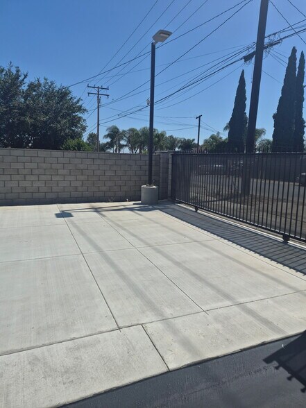 11211-11225 Kadota Ave, Pomona, CA à louer - Photo du bâtiment - Image 3 de 15
