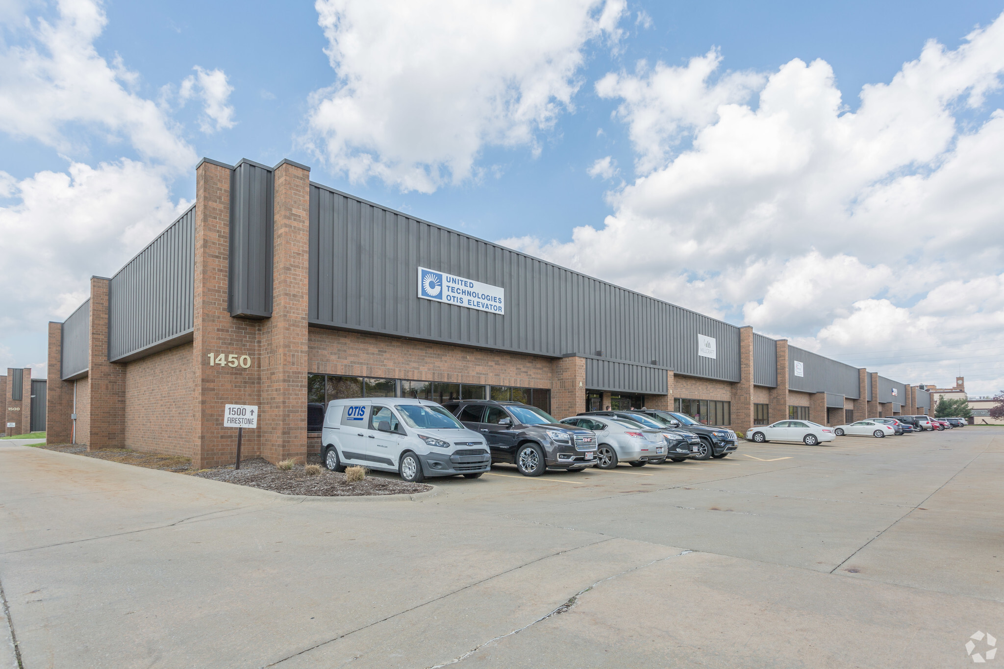 1450 Firestone Pky, Akron, OH for lease Primary Photo- Image 1 of 3