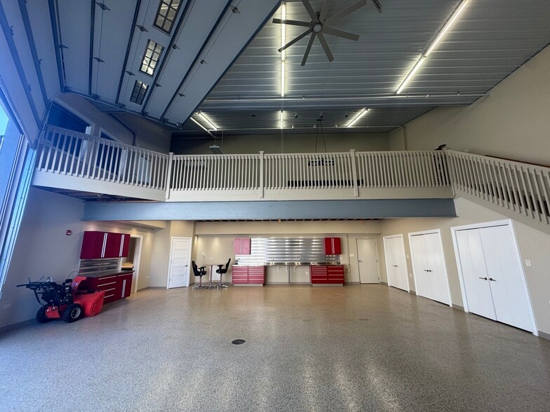 2256 Ferry Rd, Naperville, IL for sale - Building Photo - Image 2 of 21