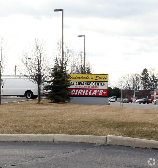 720-728 Polaris Pky, Lewis Center, OH for lease - Building Photo - Image 2 of 4