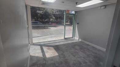 21113 Johnson St, Pembroke Pines, FL à louer Photo intérieure- Image 2 de 4