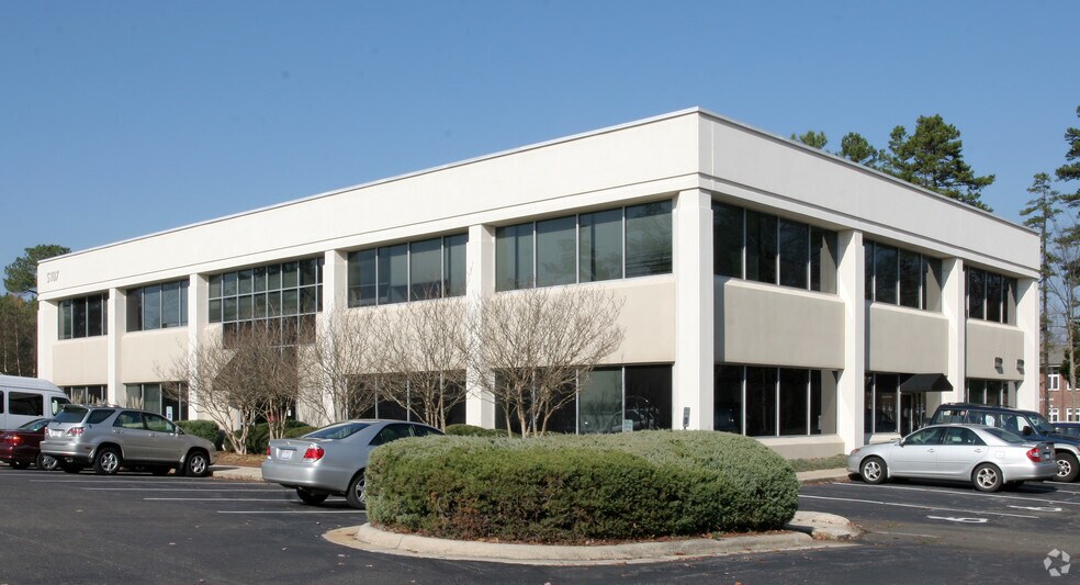5107 Southpark Dr, Durham, NC à louer - Photo du bâtiment - Image 2 de 3