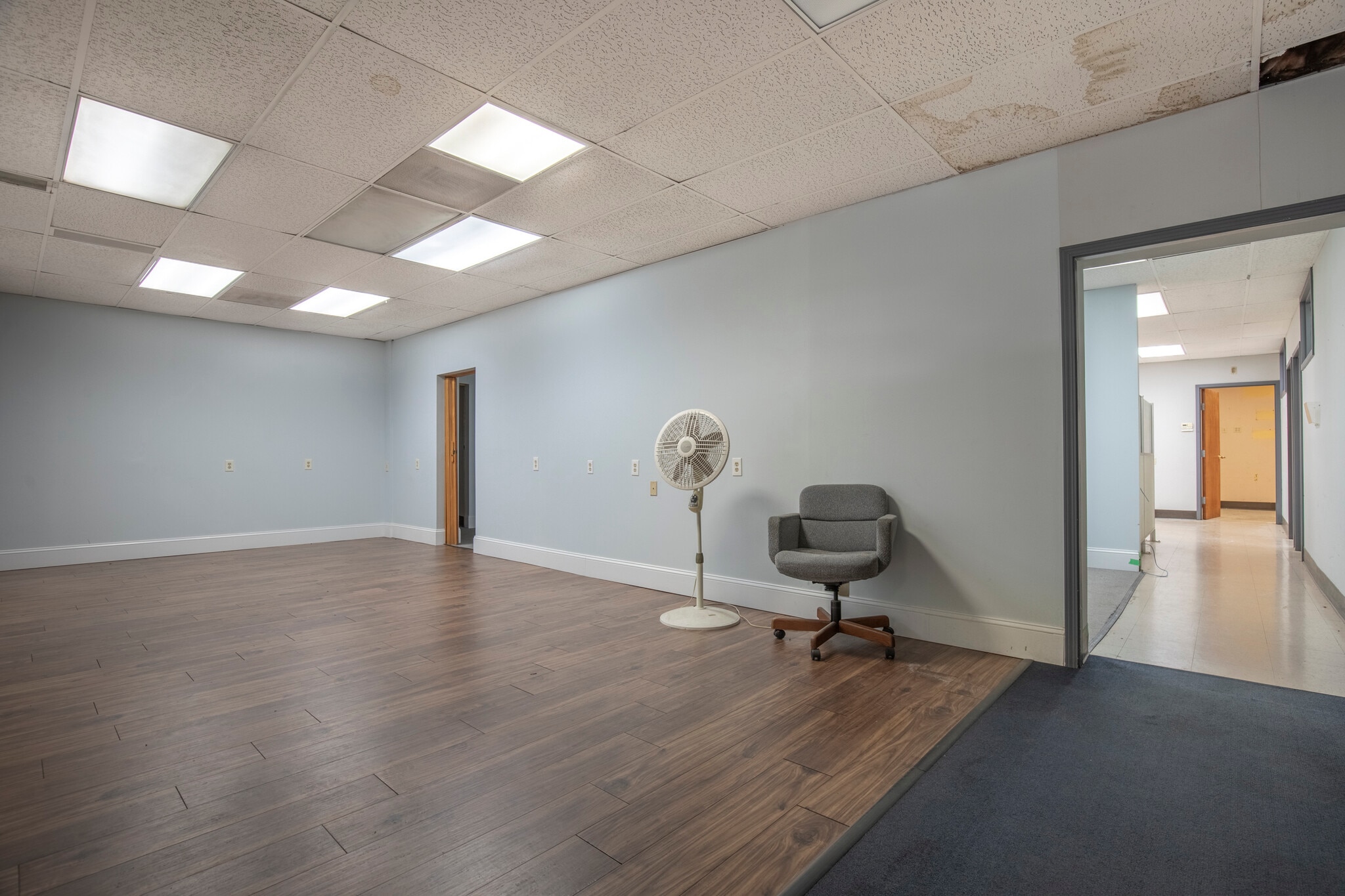 5723-5733 Manchester Ave, Saint Louis, MO for lease Interior Photo- Image 1 of 6